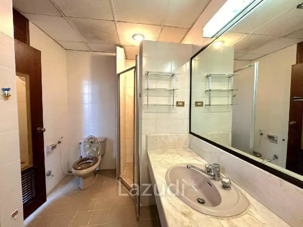 3 Bed 3 Bath 280 SQ.M. City Lakes Tower Sukhumvit 16