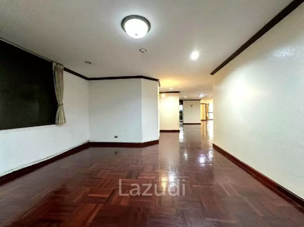 3 Bed 3 Bath 280 SQ.M. City Lakes Tower Sukhumvit 16