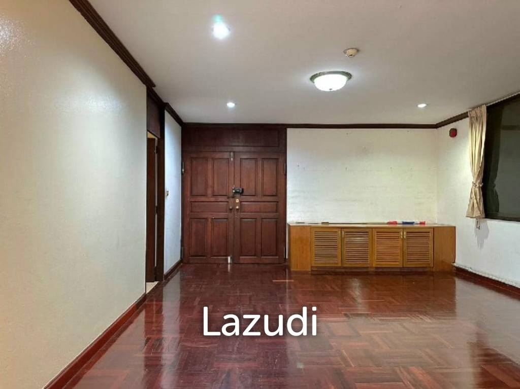 3 Bed 3 Bath 280 SQ.M. City Lakes Tower Sukhumvit 16