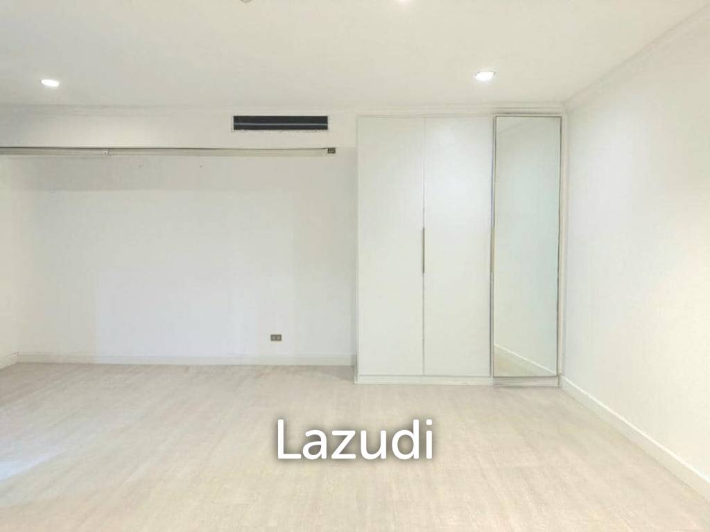 3 Bed 3 Bath 280 SQ.M. City Lakes Tower Sukhumvit 16