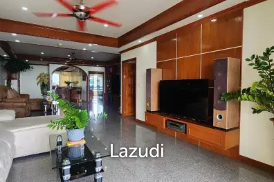 2 Beds 2 Baths 161 SQ.M. Jomtien Plaza Condotel