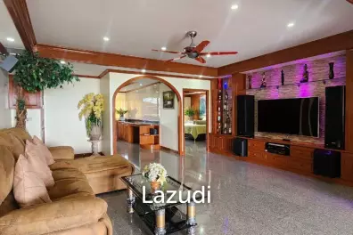 2 Beds 2 Baths 161 SQ.M. Jomtien Plaza Condotel