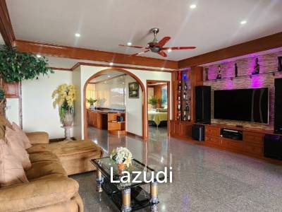 2 Beds 2 Baths 161 SQ.M. Jomtien Plaza Condotel