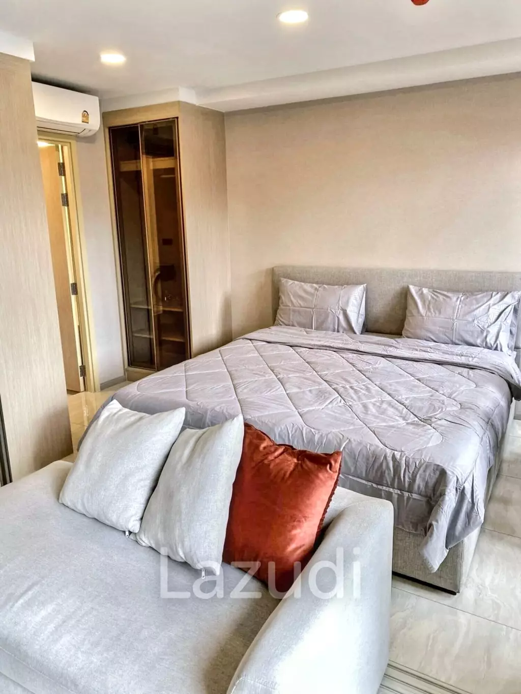 1 Bedroom 1 Bathroom 34 SQ.M Walden Asoke