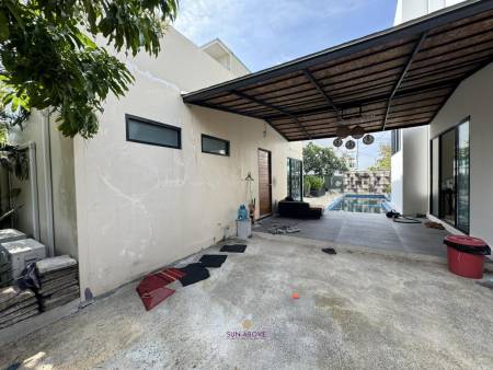 Spacious 3-Bedroom 400 sqm Pool Villa with Recent Renovations in Rawai