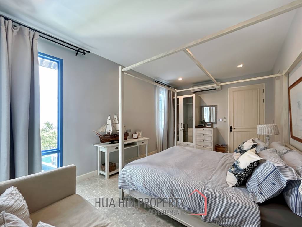 The Crest Santora : 3 Bed 3 Bath Condo With Sea View