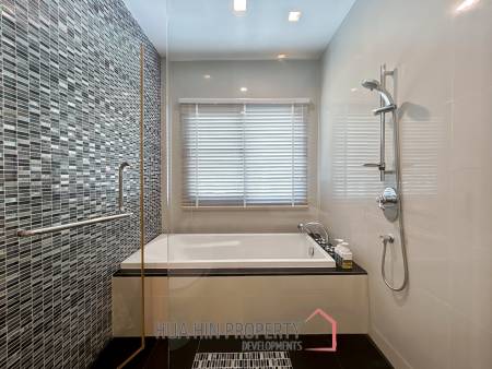 The Crest Santora : 3 Bed 3 Bath Condo With Sea View