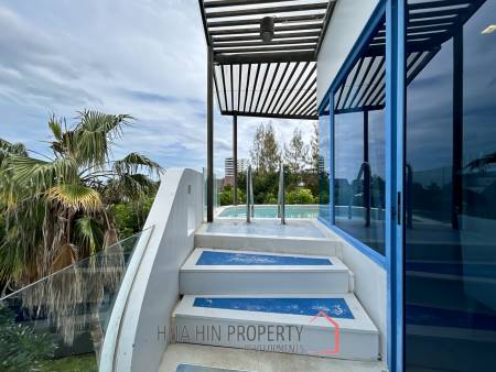 The Crest Santora : 3 Bed 3 Bath Condo With Sea View