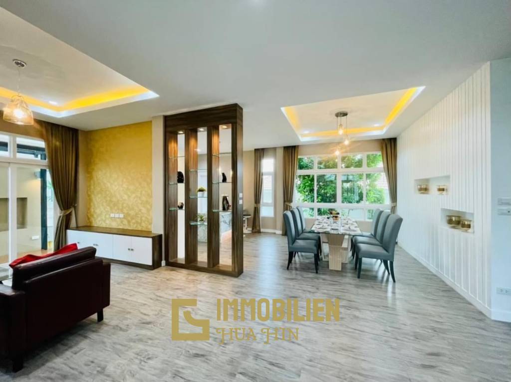 3 beds 3 baths 213 SQ.M iBreeze view Hua-Hin