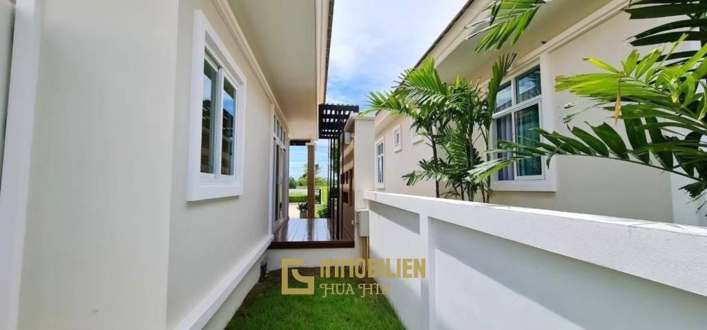 3 beds 3 baths 213 SQ.M iBreeze view Hua-Hin