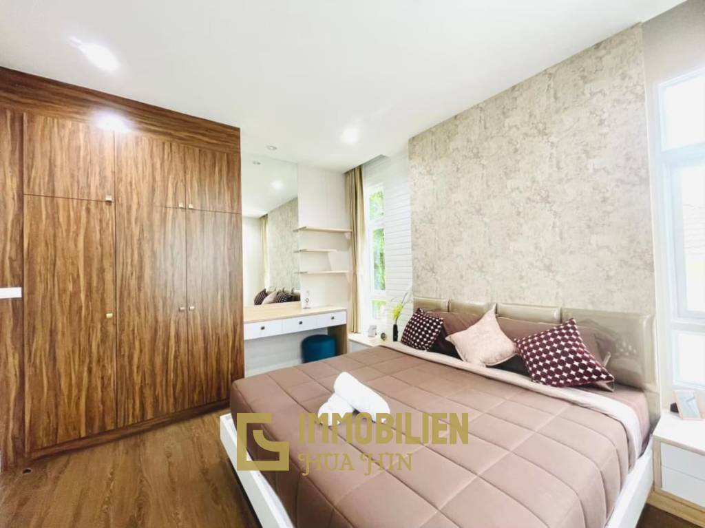 3 beds 3 baths 213 SQ.M iBreeze view Hua-Hin