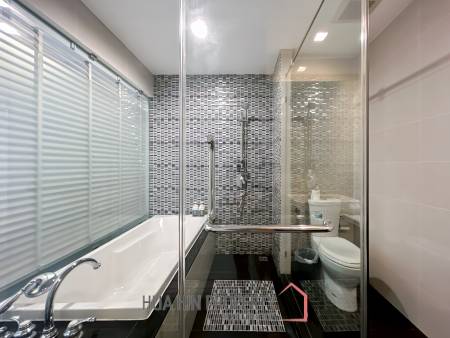 The Crest Santora : 2 Bedroom Condo With Pool Access
