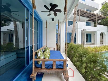 The Crest Santora : 2 Bedroom Condo With Pool Access