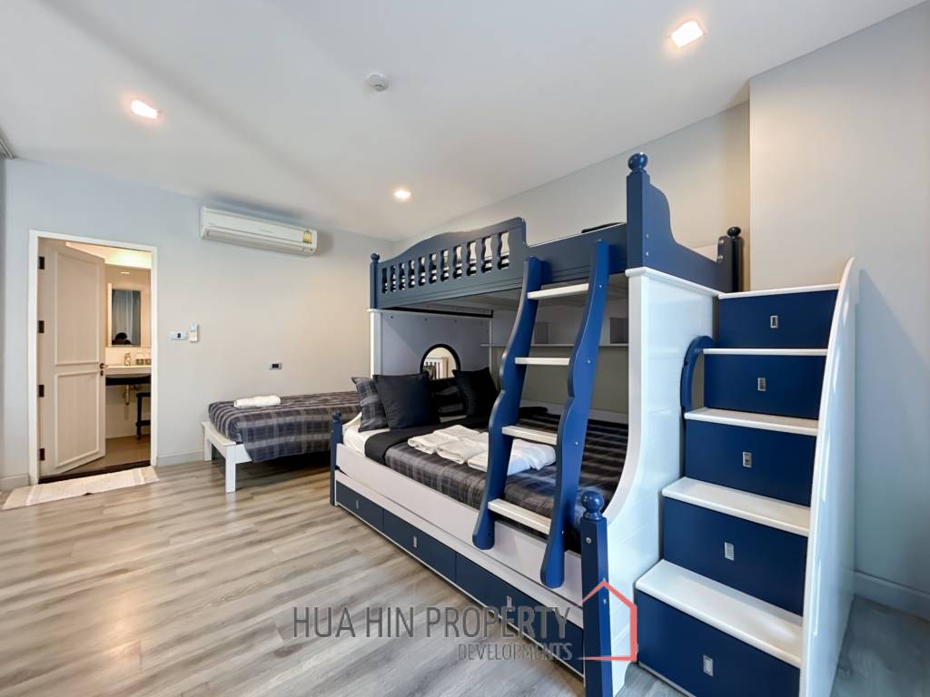 The Crest Santora: 2 Bedroom Condo With Pool Access
