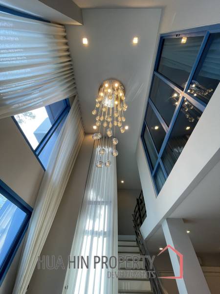 The Crest Santora : Pool Access Duplex 3 Bedroom Condo