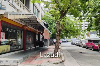 Shophouse for rent in Suriyawong