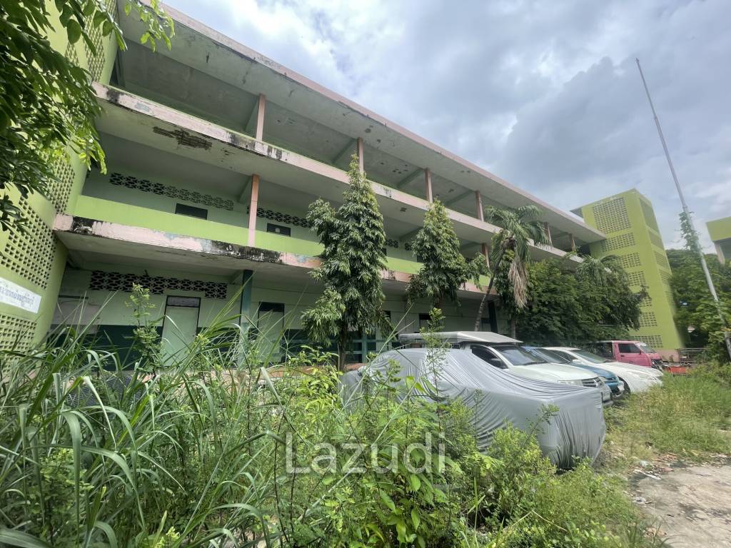 Commercial Building in Min Buri Bangkok for Sale