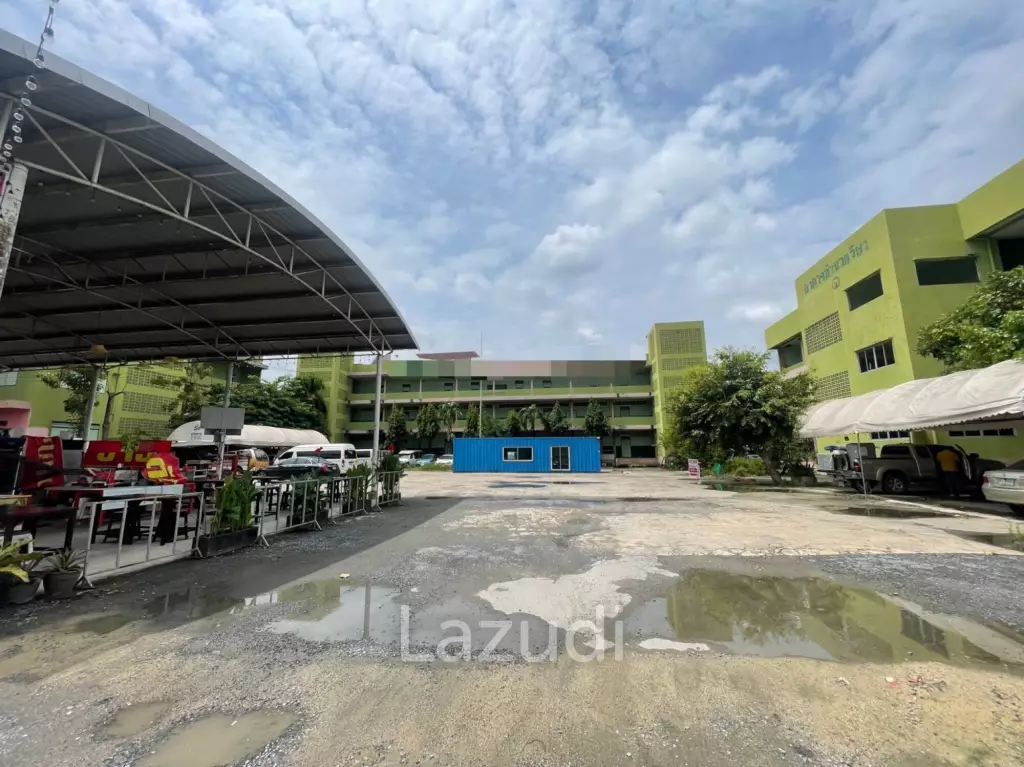 Commercial Building in Min Buri Bangkok for Sale