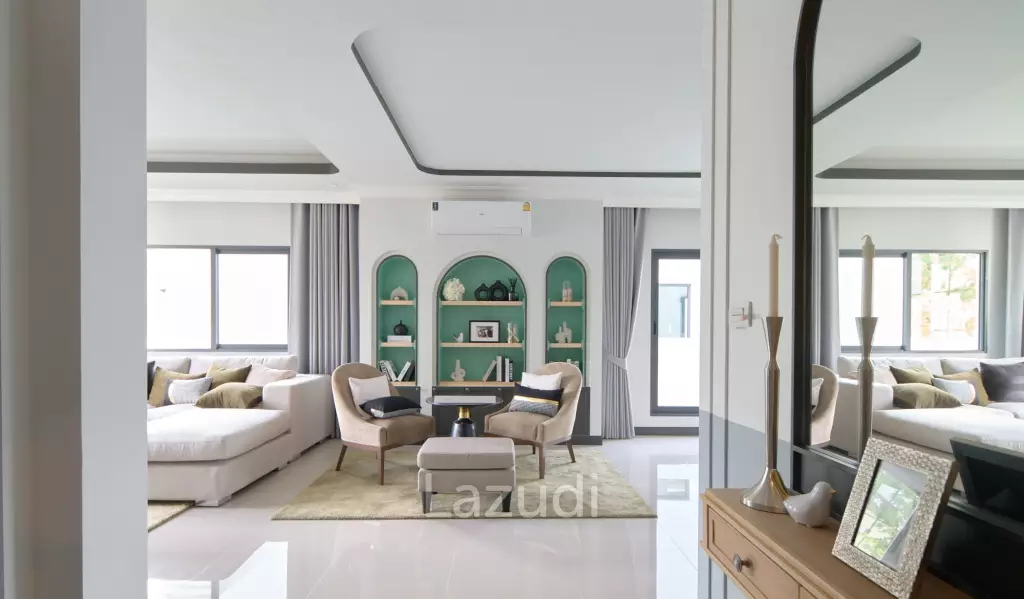 Luxury 4-Bed Detached Home in Bang Phli Yai