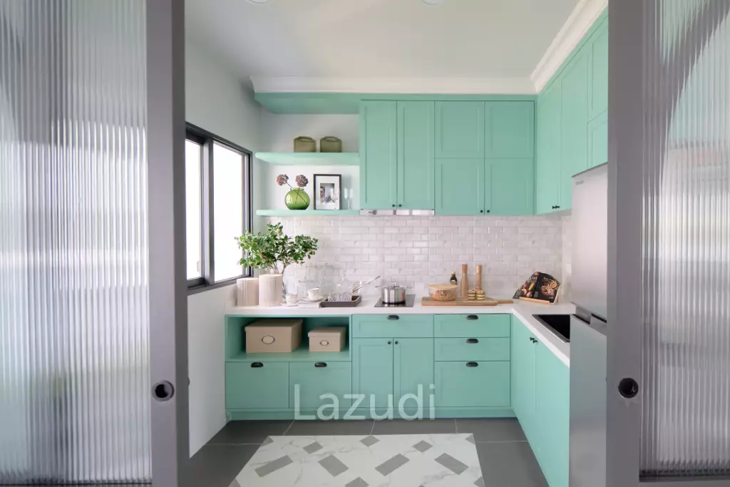 Luxury 4-Bed Detached Home in Bang Phli Yai