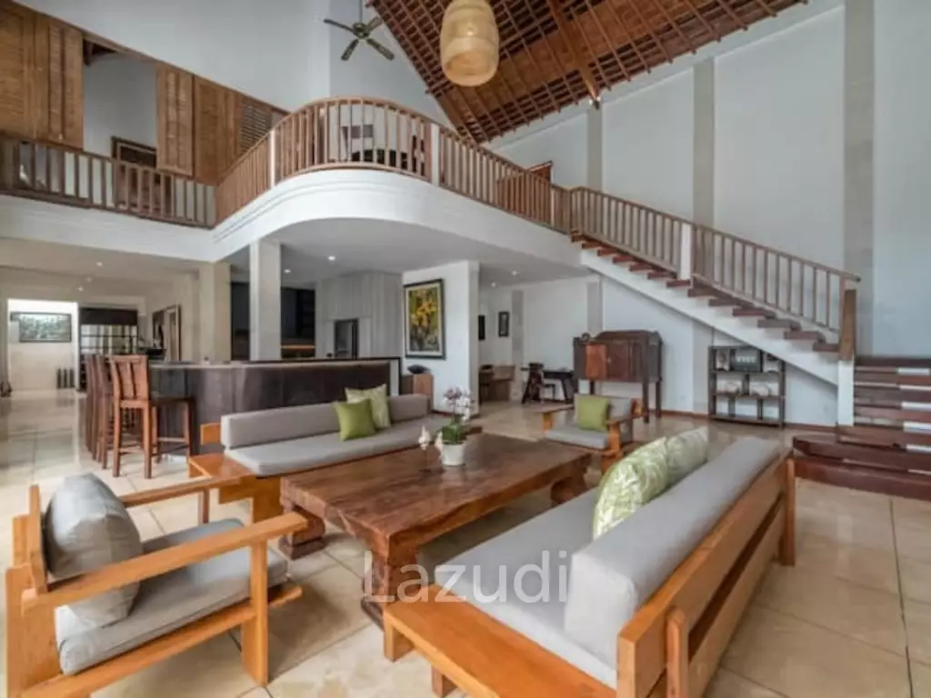 SPACIOUS NEO BALI CONTEMPORARY VILLA NEAR BATU BELIG BEACH