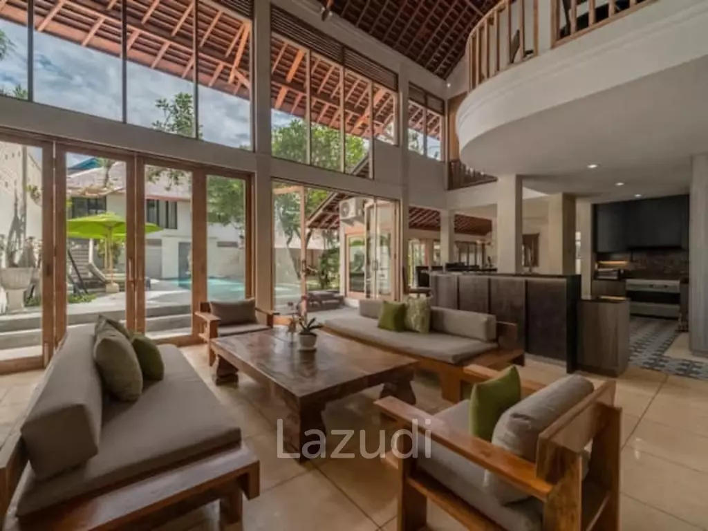 SPACIOUS NEO BALI CONTEMPORARY VILLA NEAR BATU BELIG BEACH