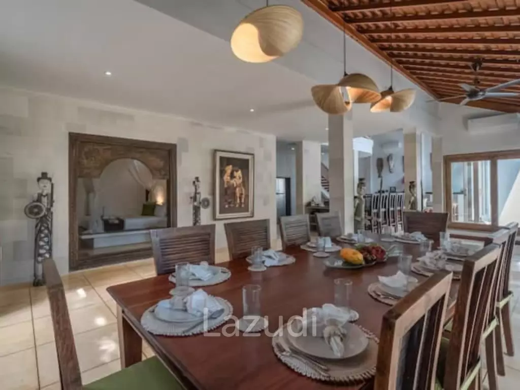 SPACIOUS NEO BALI CONTEMPORARY VILLA NEAR BATU BELIG BEACH