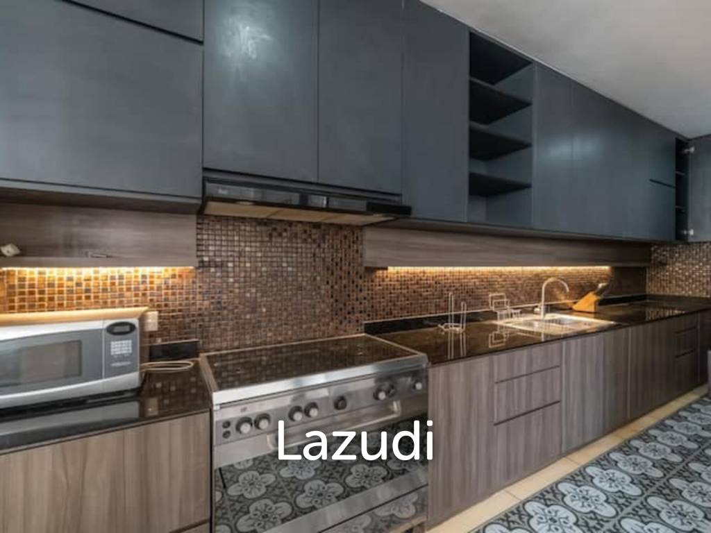 SPACIOUS NEO BALI CONTEMPORARY VILLA NEAR BATU BELIG BEACH
