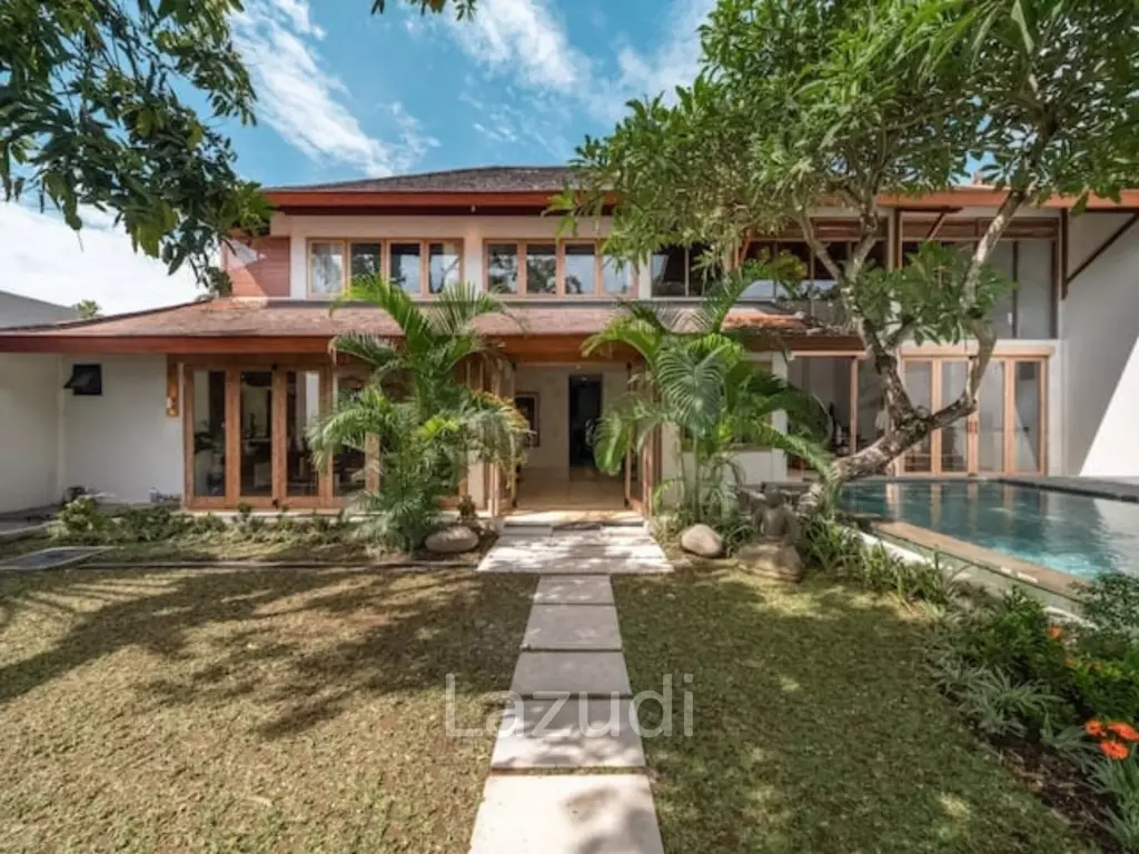 SPACIOUS NEO BALI CONTEMPORARY VILLA NEAR BATU BELIG BEACH
