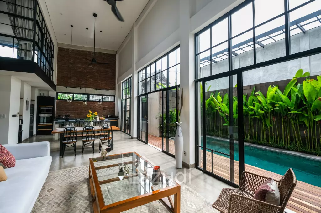 Luxurious Tropical Industrial Villa in Prime Canggu Area: A Tranquil Retreat Close to Canggu Beach