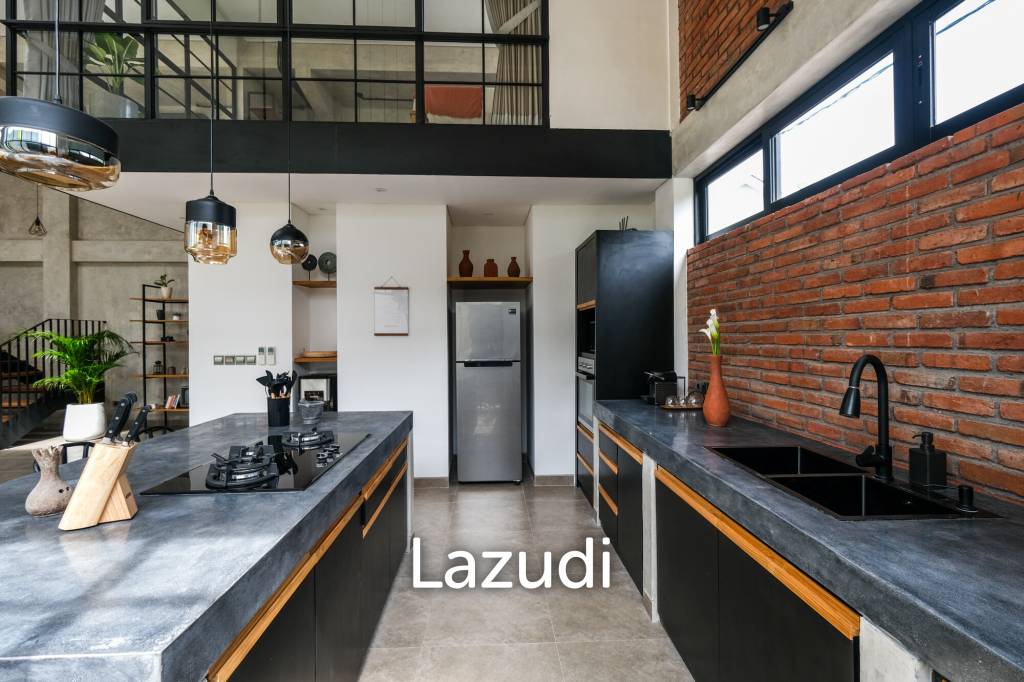 Luxurious Tropical Industrial Villa in Prime Canggu Area: A Tranquil Retreat Close to Canggu Beach
