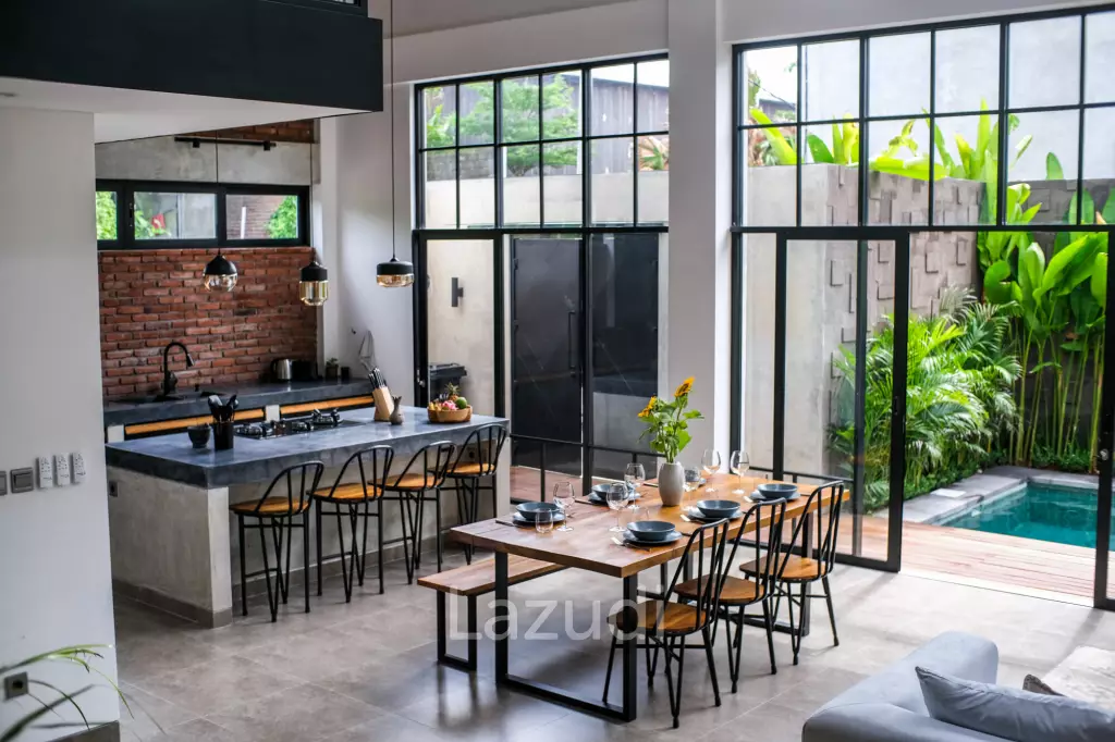 Luxurious Tropical Industrial Villa in Prime Canggu Area: A Tranquil Retreat Close to Canggu Beach