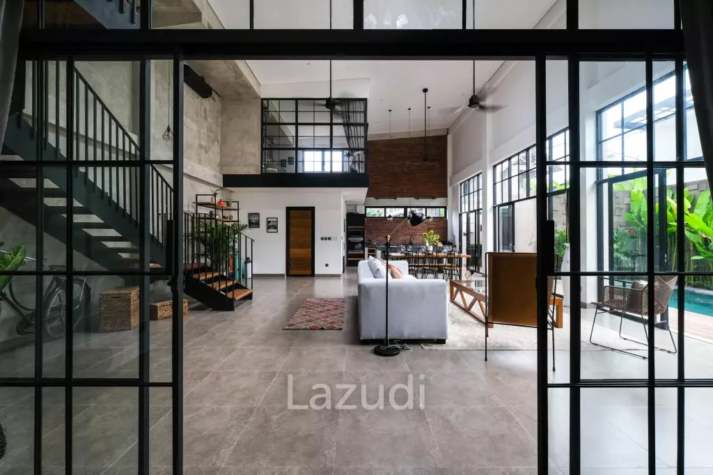 Luxurious Tropical Industrial Villa in Prime Canggu Area: A Tranquil Retreat Close to Canggu Beach