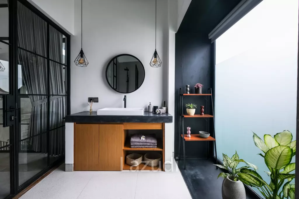 Luxurious Tropical Industrial Villa in Prime Canggu Area: A Tranquil Retreat Close to Canggu Beach