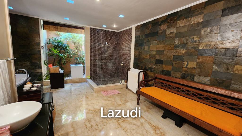 EXCLUSIVE BALINESE CONTEMPORARY VILLA IN PRESTIGIOUS PETITENGET
