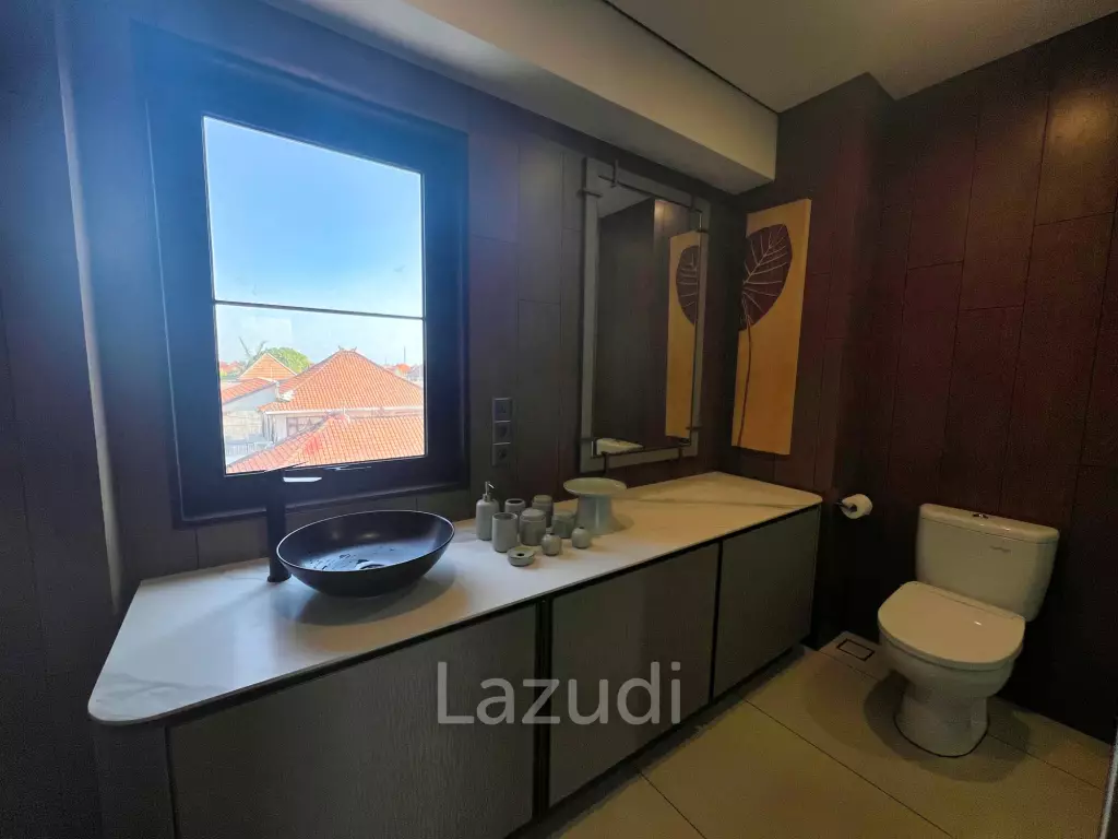 SPACIOUS 4-BEDROOM VILLA IN KEROBOKAN WITH RICE FIELD VIEWS