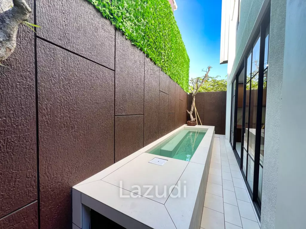 SPACIOUS 4-BEDROOM VILLA IN KEROBOKAN WITH RICE FIELD VIEWS