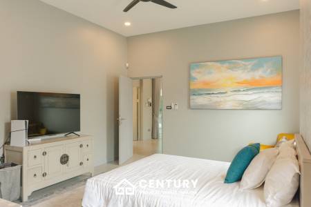 Elegant 5-Bedroom Villa with Pool in Thap Tai