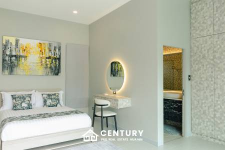 Elegant 5-Bedroom Villa with Pool in Thap Tai