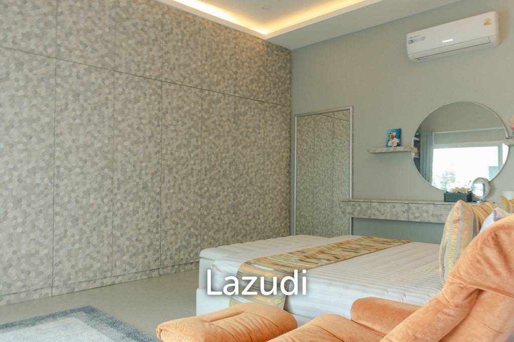 Elegant 5-Bedroom Villa with Pool in Thap Tai