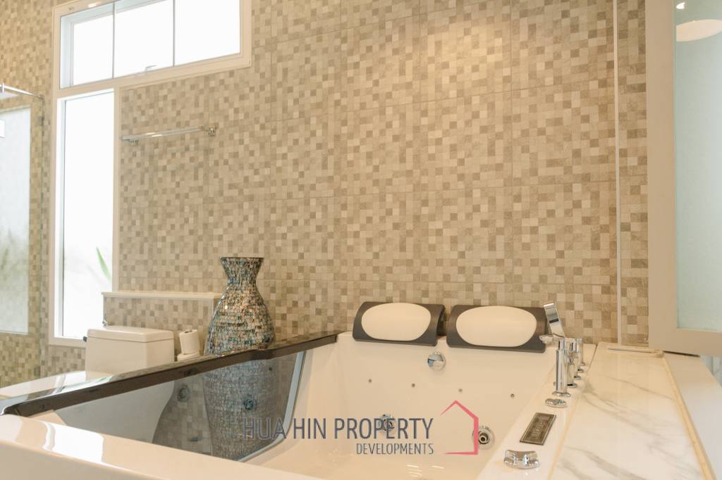 5 Beds 5 Baths 275 SQ.M MeeDee Homes