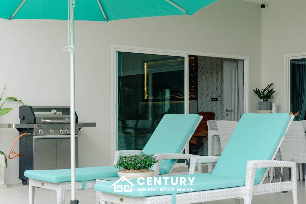 Elegant 5-Bedroom Villa with Pool in Thap Tai