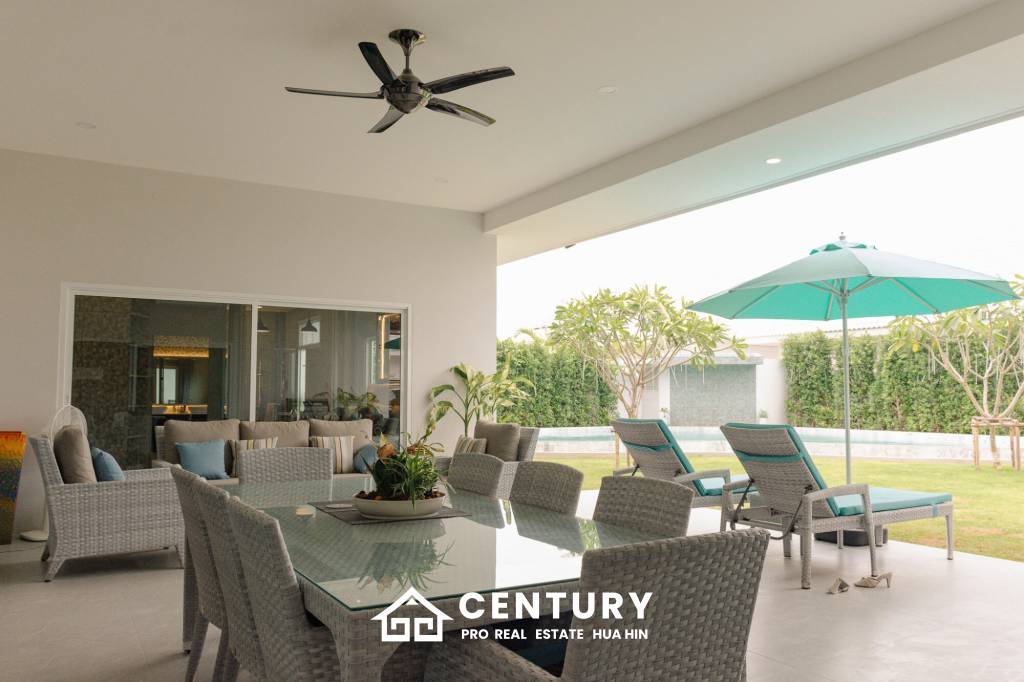 Elegant 5-Bedroom Villa with Pool in Thap Tai