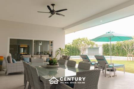 Elegant 5-Bedroom Villa with Pool in Thap Tai