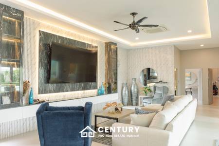 Elegant 5-Bedroom Villa with Pool in Thap Tai