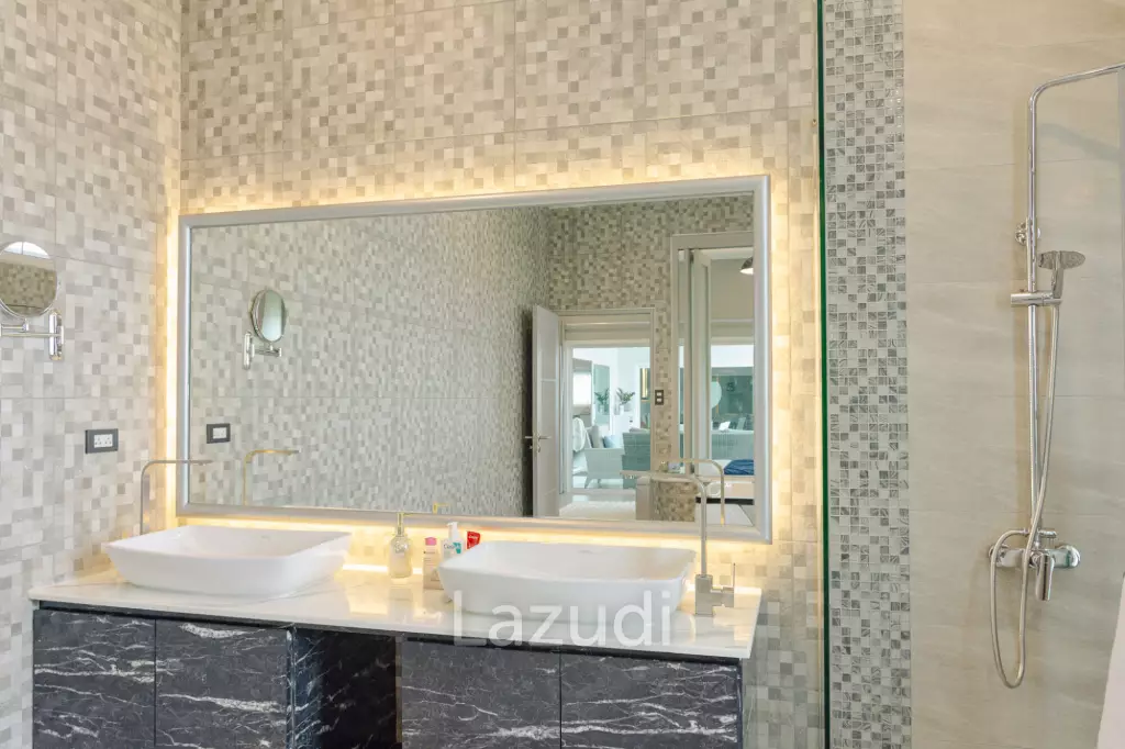 Elegant 5-Bedroom Villa with Pool in Thap Tai
