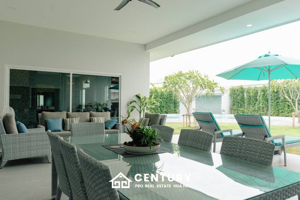 Elegant 5-Bedroom Villa with Pool in Thap Tai