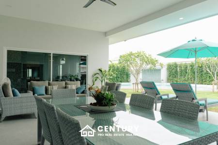 Elegant 5-Bedroom Villa with Pool in Thap Tai