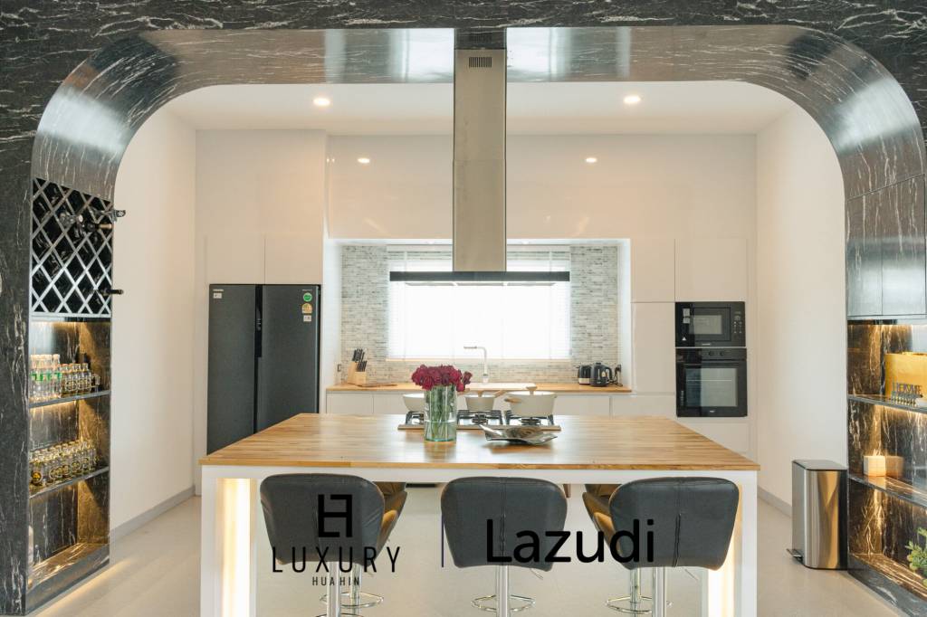 650 Sqm 5 Bed 5 Bath Villa For Sale
