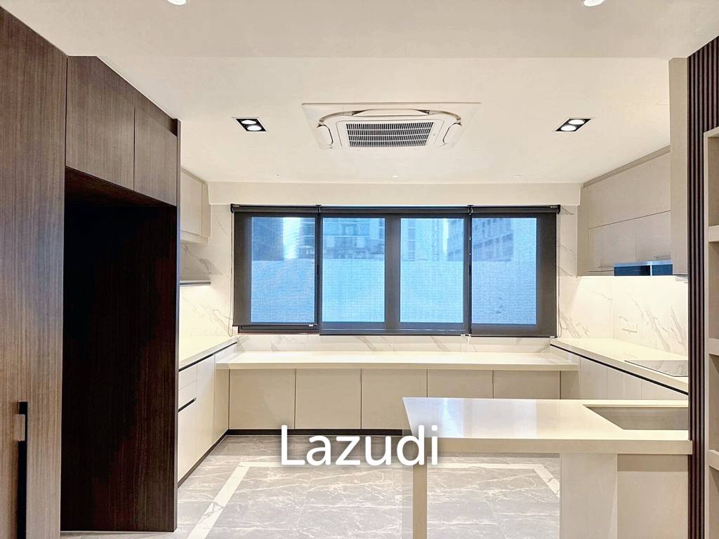 4 Bedroom 3 Bathroom 374 SQ.M Ploenchit Terrace